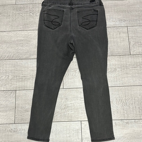 Seven7 Distressed Gray Jeans - Picture 3 of 8